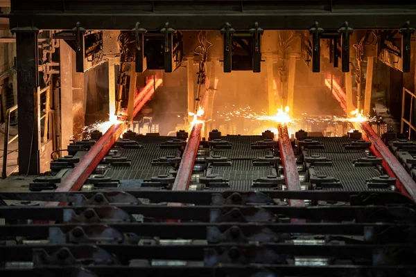 Demir ve Çelik Fabrikasındaki Kesme Sürecinde Çelik