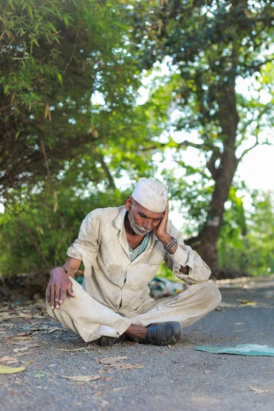 Maharashtra Índia Abril 2023 Fazendeiro Indiano Perda Fazenda Velhos Homens — Fotografia de Stock