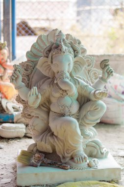 Hindistan 'daki Ganapati Festivali için Ganesh' in putları..