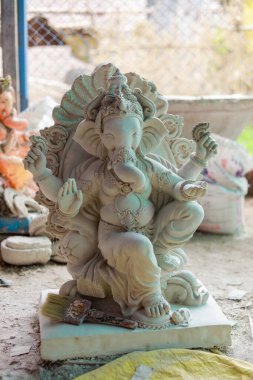 Hindistan 'daki Ganapati Festivali için Ganesh' in putları..