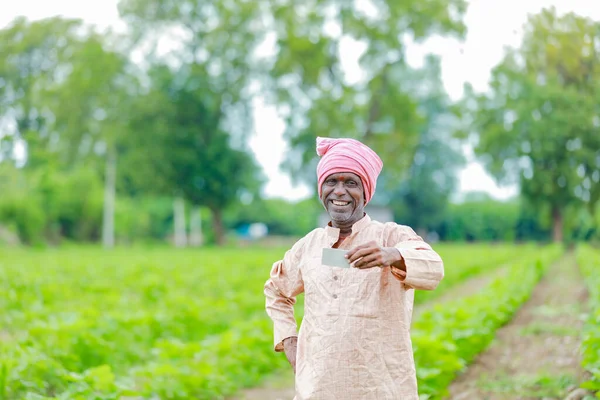 Індійський Фермер Тримає Банкомат Руках Щасливий Індійський Фермер Бідний Фермер — стокове фото