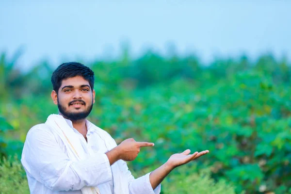 Exploitant Agricole Indien Coton Main Heureux Jeune Agriculteur — Photo