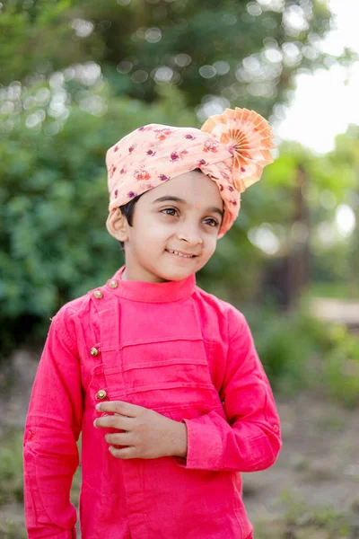 Anak Petani Indian Bahagia Wear Sehra Anak Anak Maharashtrian Anak — Stok Foto