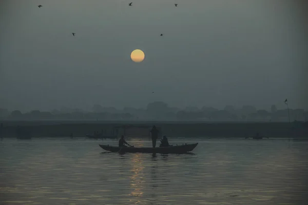 Amanecer Sublime Desvela Sobre Etéreo Ganga Ghat Varanasi Donde Las — Foto de Stock