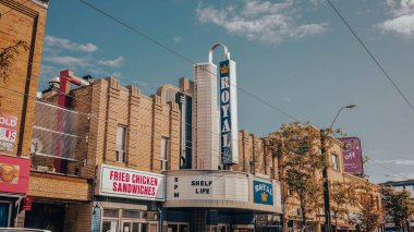 Toronto şehir merkezinde bir sinema salonu.