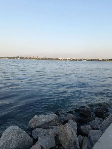 Mavi gökyüzü ve deniz