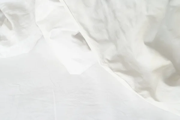 Yapılmamış Yatak Kırışık Yastık Kılıfları Çarşaf Yorgan — Stok fotoğraf