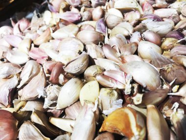 Küflü sarımsak, cep telefonuyla fotoğraf çek..