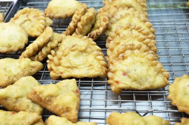 Kızarmış kabarık cepler, yau gok. Geleneksel Çin Yeni Yıl Atıştırması Kutlama sezonunda.