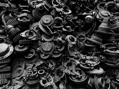 Açık araba motoru. Siyah ve beyaz.