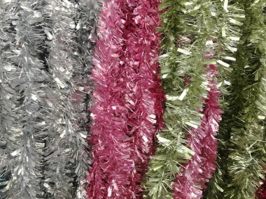 Renkli flamalı karnaval partisi yılan süslemesi.