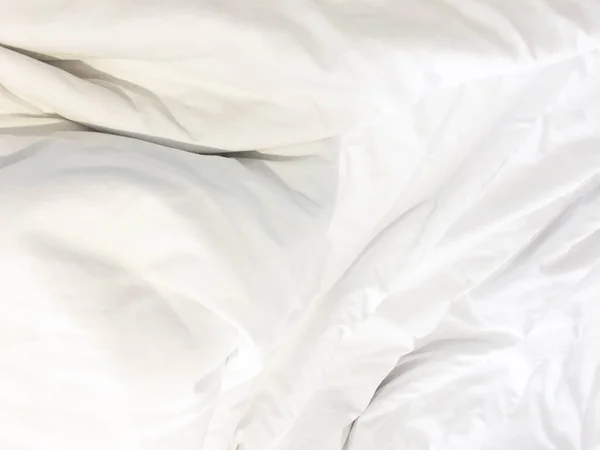 Селективный Фокус Белого Одеяла Спальне — стоковое фото