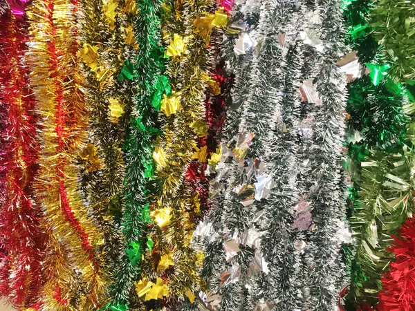 Kleurrijk Kerstknutsel Nieuwjaars Pluizige Confetti Sprankelend Ornament Decoratie Concept Vakantie — Stockfoto