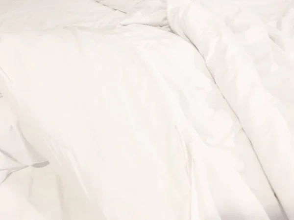 Witte Hoofdkussen Bed Met Rommelige Deken Rimpel Slaapkamer Slapen Een — Stockfoto
