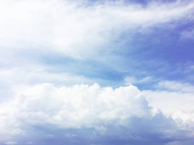 güzel mavi gökyüzü ve beyaz bulut.