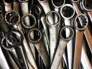 Borsa anahtarlarının üst görüntüsü.