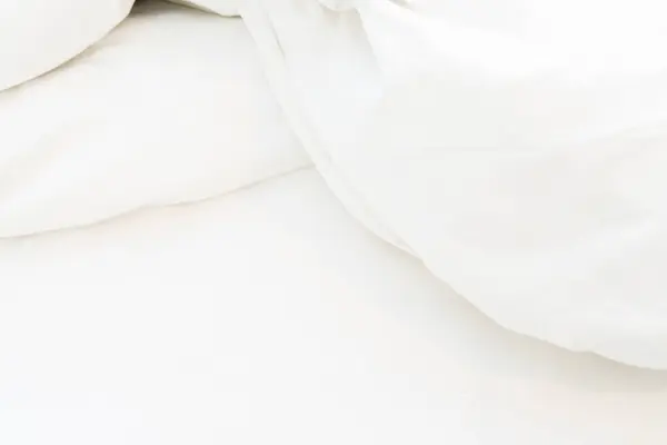 Зморшка Безладна Ковдра Біла Подушка Спальні Після Пробудження Вранці Від — стокове фото