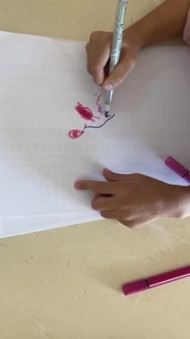 Çocuk eli çizimi.