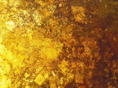 Budist insanların kutsal Buda heykeline tapmak için kullandıkları altın rengi Buda heykeli arkaplanı...