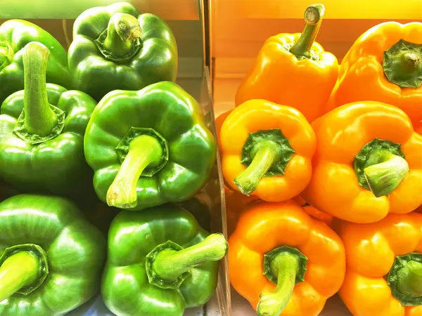 ellow and green bell pepper, Pepper, a little spicy And a vegetable that can be used to cook a lot.