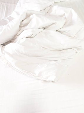 Boşluk ile yaprak yatak takımları yakın çekim.