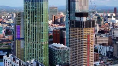 Manchester, Birleşik Krallık 'ın modern şehrinin hava manzarası. 