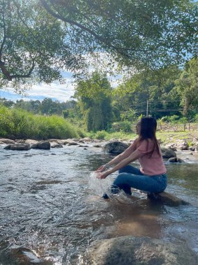 Çalışan insanların tatili güç ister.