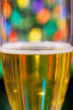 Renkli Noel Bokeh Işıklı Şampanyalı Cam Kadeh