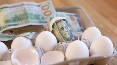Artan Yaşam Maliyeti, Yumurtalar, Market Fiyatları, Enflasyon, Dolar Faturaları Para Konsepti 4k