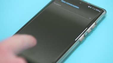 Yardıma ihtiyacım var. Metin mesajı, daktilo cep telefonu.