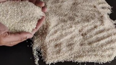 Küresel Gıda Krizi ve Artan Fiyatların Pişmemiş Pirinç Sembolü