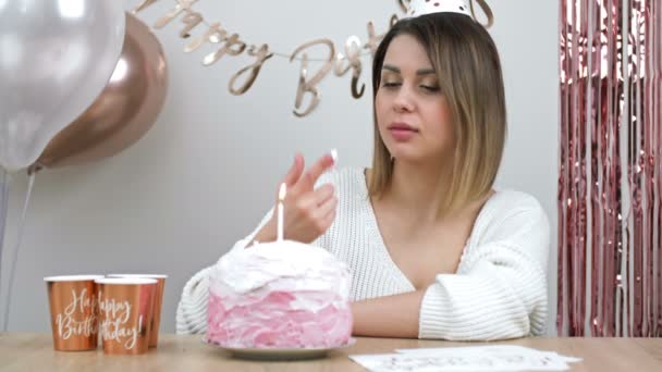 Beautiful Young Woman Tries Cream Birthday Cake — ストック動画