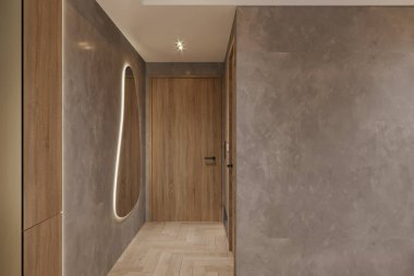 Giriş salonunun duvarında bir ayna olan görüntüsü.