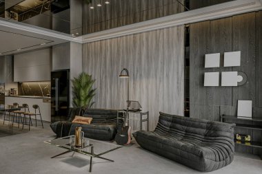 Mobilyalı Mobilyalı ve Akustik Gitarlı Modern Açık Konsept Oturma Odası