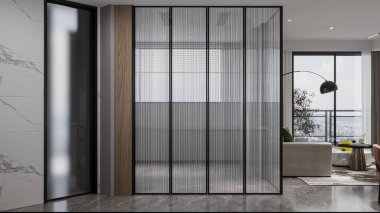 Modern apartmanların giriş salonunun içinde kapıları olan uzun ve boş bir koridor.