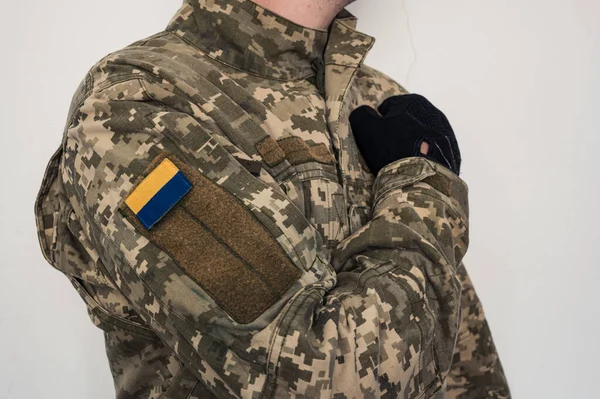 Ukrainischer Soldat Uniform Arm Handschuh Herznähe Ein Banner Der Ukrainischen — Stockfoto