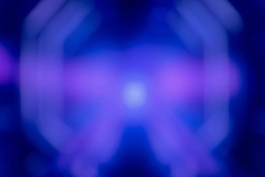 Arka plan renkli bokeh bir bilgisayar ekranı ve ışıklar tarafından yakalandı. Görüntüyü çoğunlukla kırmızı, mavi, sarı ve siyah olarak bulanıklaştır.