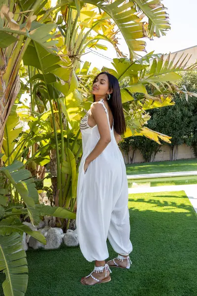 Bahçeye gir portresi.