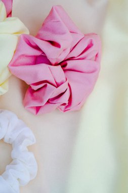 doku, arkaplan, beyaz ve kadın izli ipek kumaş