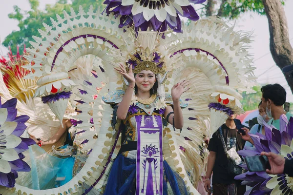 Denpasar Bali Indonesia Junio 2023 Hermosas Mujeres Visten Trajes Tradicionales —  Fotos de Stock