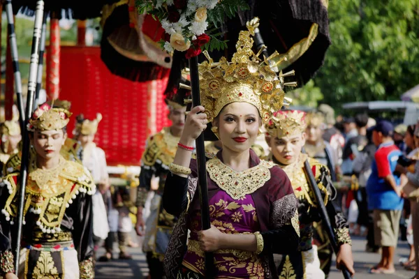 Denpasar Bali Indonesië Juni 2023 Mooie Vrouwen Dragen Traditioneel Kostuum — Stockfoto