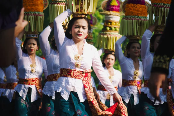 Denpasar Bali Indonesien Juni 2023 Schöne Frauen Tragen Traditionelle Tracht — Stockfoto
