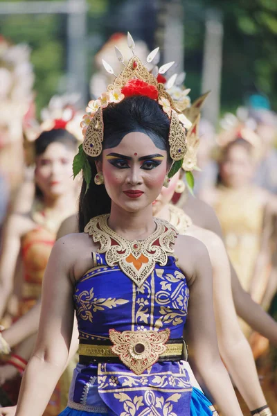 Denpasar Bali Indonesia Juni 2023 Wanita Cantik Mengenakan Kostum Tradisional — Stok Foto