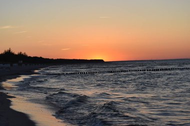 Denizde gün batımı