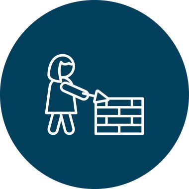 Elinde hediye kutusu olan mavi gömlekli ve pantolonlu bir kadın.