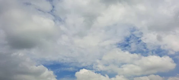 Bulutlu Güzel Gökyüzü — Stok fotoğraf