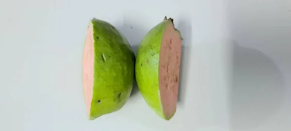 Mango Verde Proaspăt Coapte Fundal Alb — Fotografie, imagine de stoc