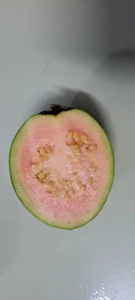 Nahaufnahme Einer Weißen Und Schwarz Weißen Wassermelone — Stockfoto