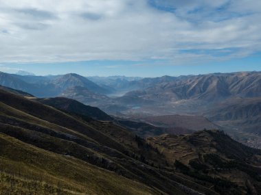 Peru 'da dağları olan bir vadi. Cusco bölgesi.