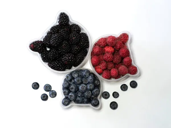 Blackberries Blueberries Raspberries Cat Shaped Plates White Background — Stock Photo, Image
